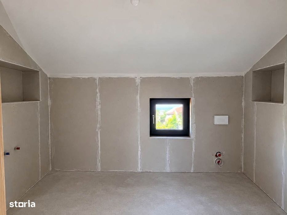 Casa Individuală în Dragsina -250mp /850mp teren - 2 garaje Comision 0
