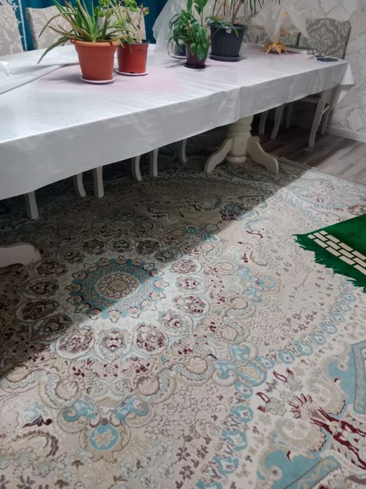 Продается стол со стульями