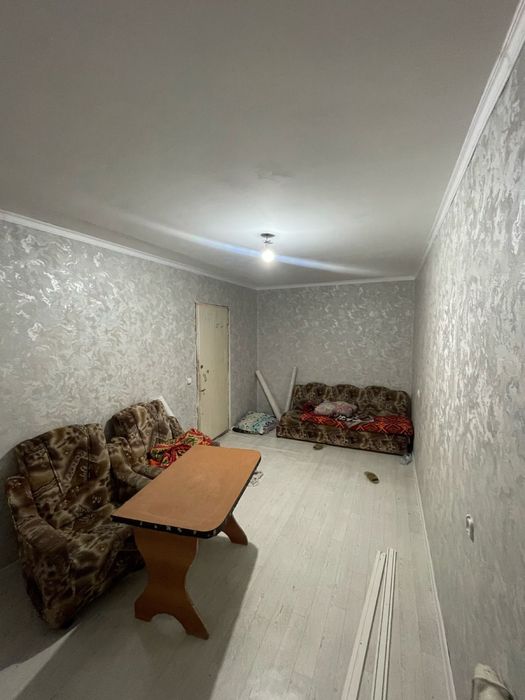 Продется 1комнт кв ( общежитие)