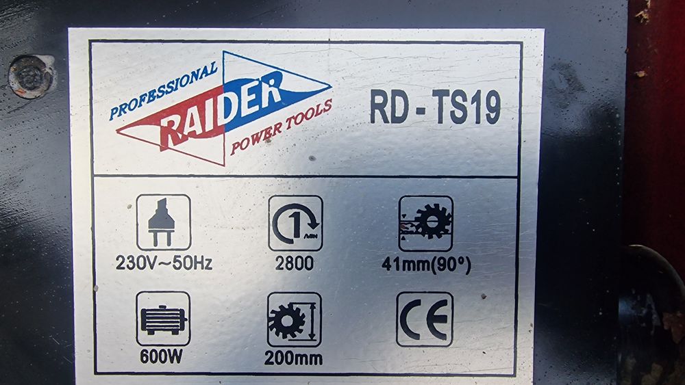 Настолен циркуляр Raider