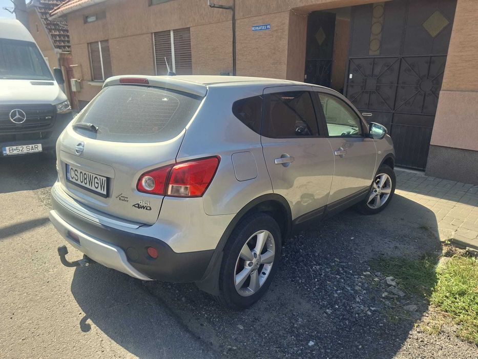 Vând Nissan Qashqai 2.0 DCI 4x4 Tekna full din 2009
