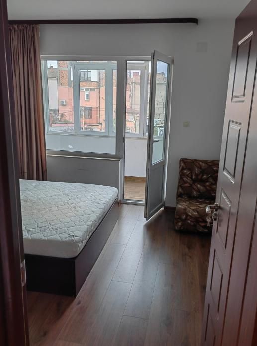 Дава се под наем Тристаен апартамент в Пловдив, Прослав - 150 кв.м за 500 € - Снимка #5