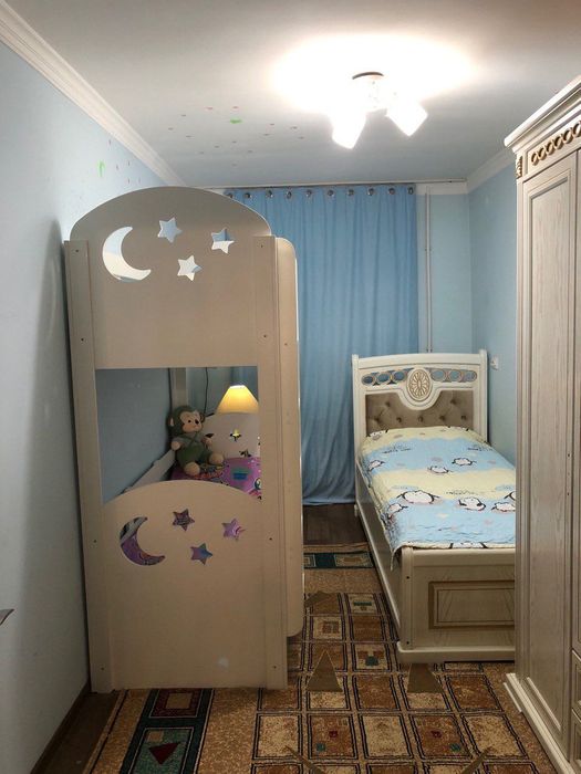 Двухэтажная / двухярустная кровать для детей