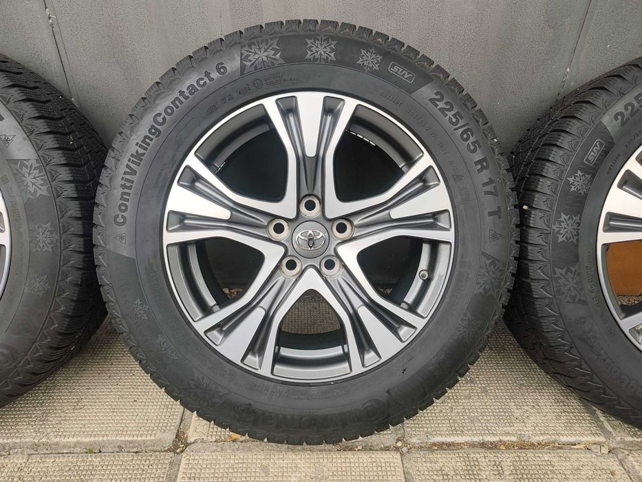 ОРИГИНАЛНИ джанти със зимни гуми 17 ' TOYOTA RAV 4 / Тойота РАВ 4 5x114,3 60,1 ET39