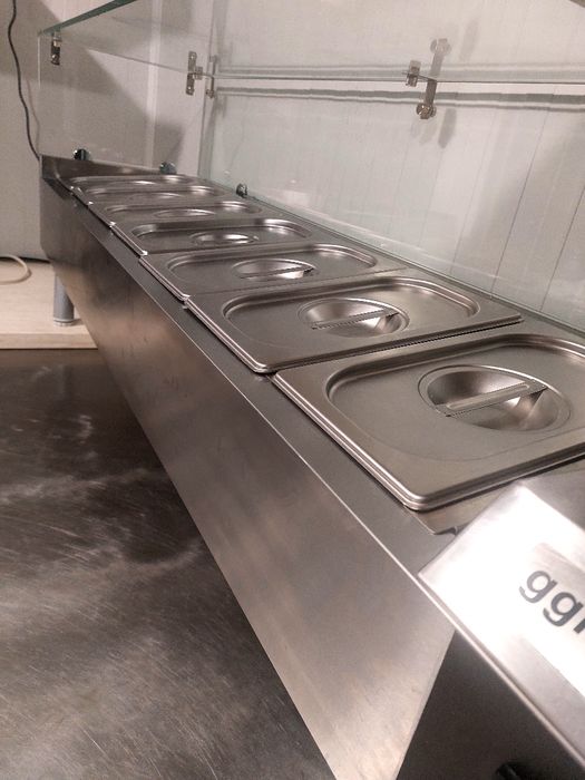 Хладилна витрина-салатен бар