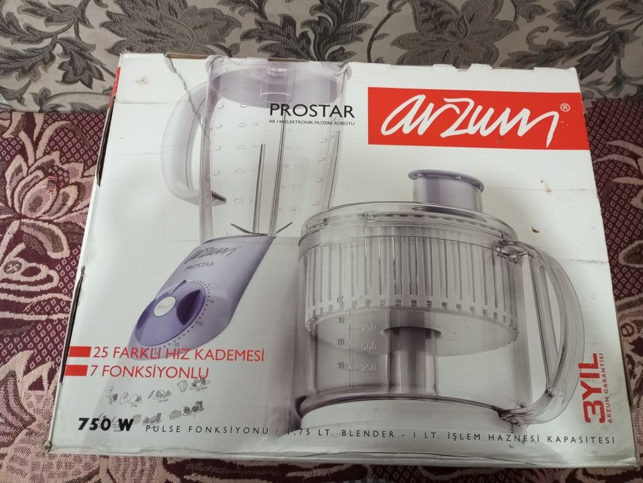 Продам кухонный комбайн