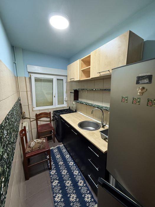 Inchiriez apartament cu 3 camere, proprietar, zona Cetatii - 450euro