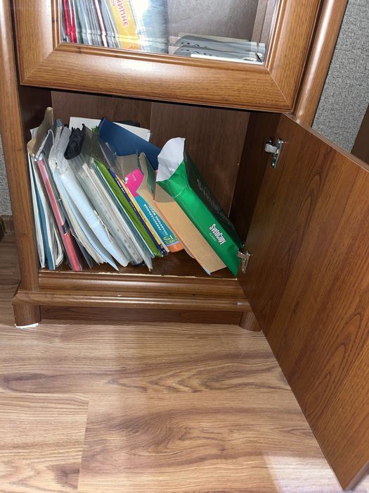 Продам книжный шкаф
