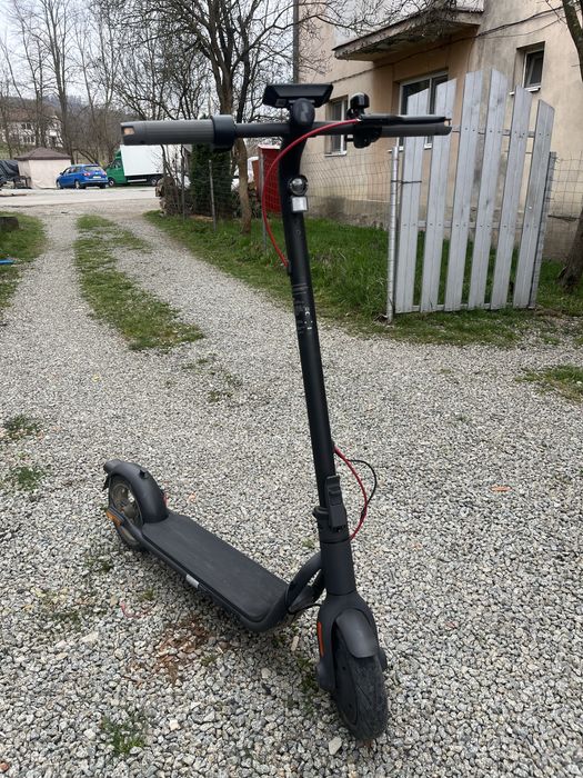 Trotineta electrica NAVEE 40i