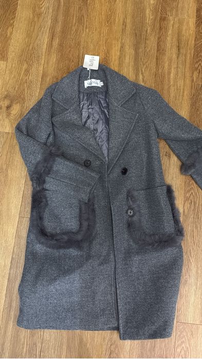 Продам новые пальто