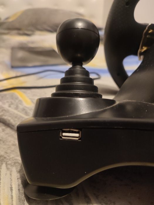 Vând volan gaming myria