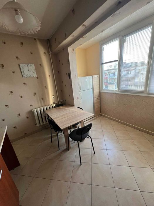 3-стаен апартамент под наем Дружба 1