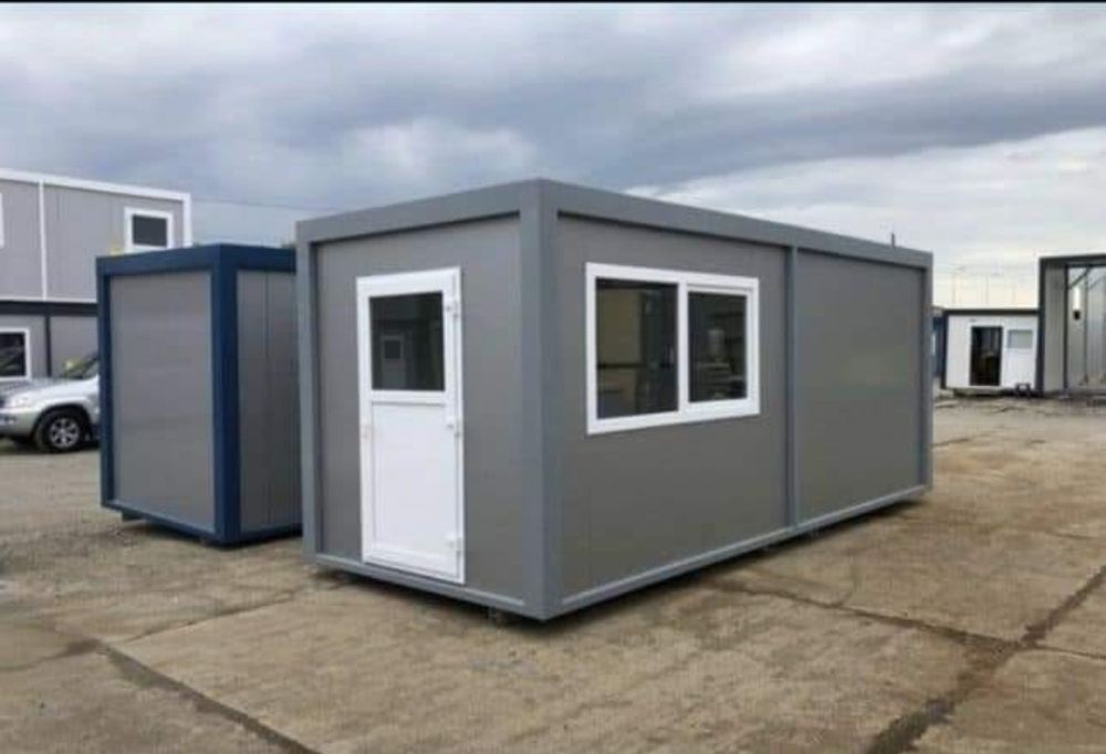 Vand containere trimit în toată țara fără avans