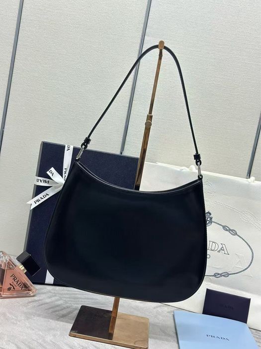 Сумка Prada Cleo medium