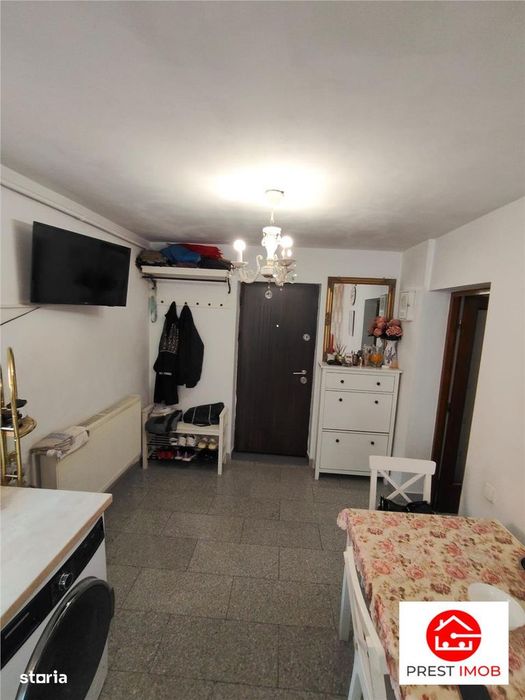 Apartament si spatiu comercial de vanzare