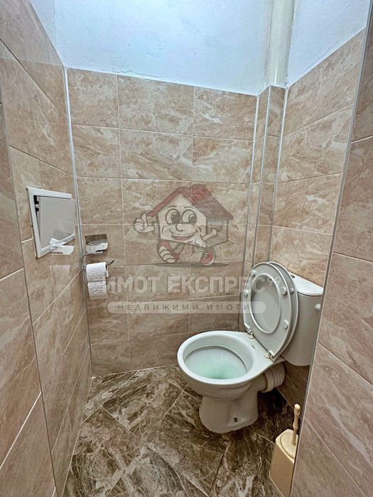 Етаж от къща, 3 спални, с двор, таван и изба, кв.Зъбчето