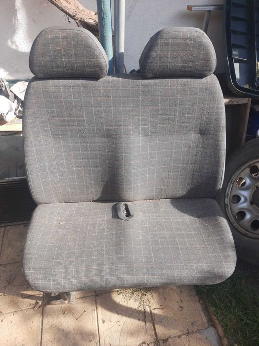 Продавам седалки за форд транзит