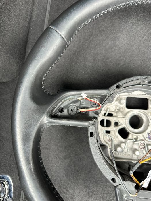 Vând volan audi a8 d4 cu încălzire!!