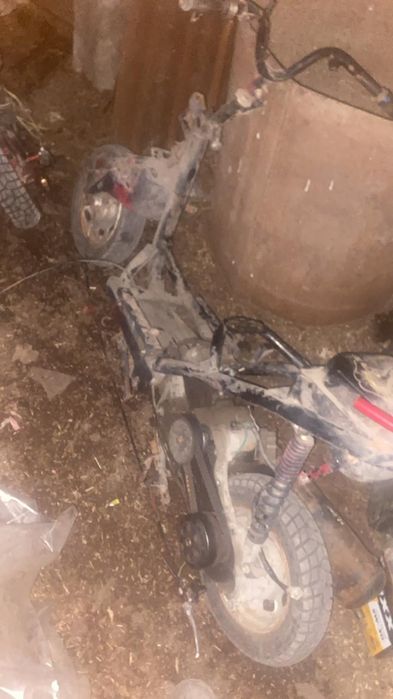 Скутер 50 кубов.