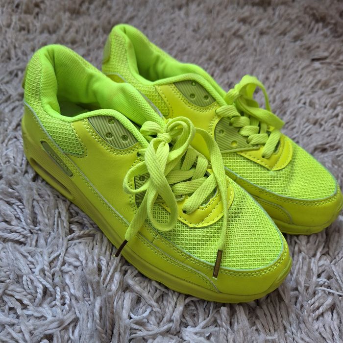 Продавам  маратонки  р.38