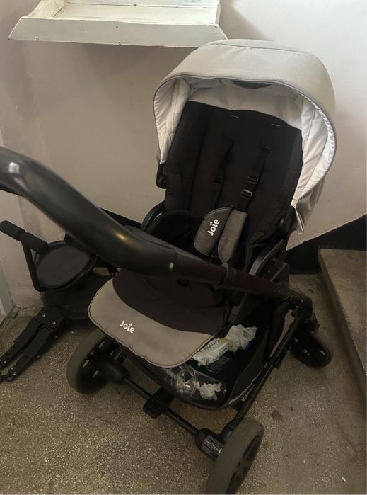 Vând căruț joie,in stare bună