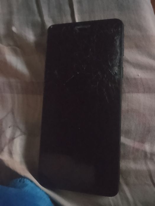 Продам срочно телефон