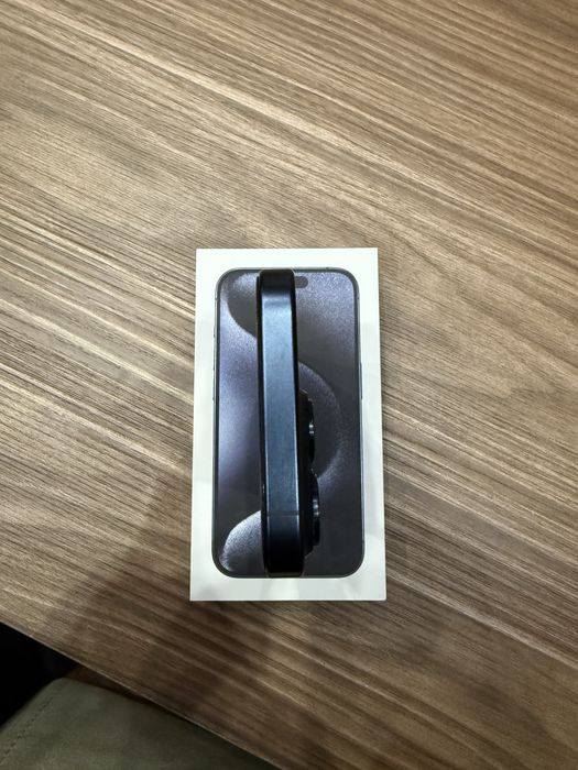 Iphone 15 pro midnight blue