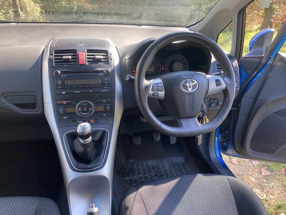 Тойота аурис/toyota auris 1.4D4D 90кс 09-12г