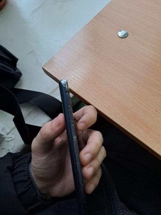 Обменяю телефон самсунг с 20 фе