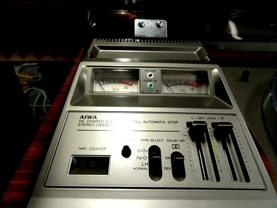 «AIWA AF—5050», cабвуфер и MW/FM Radio CD player «DURABRAND CD—91»