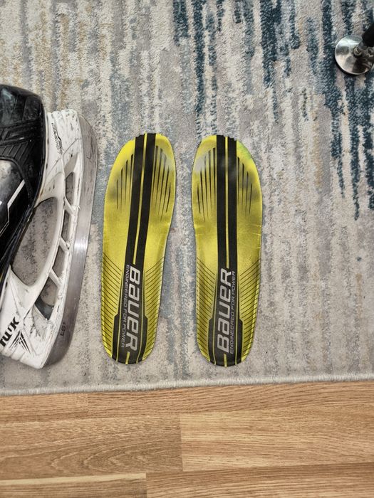 Коньки хоккейные