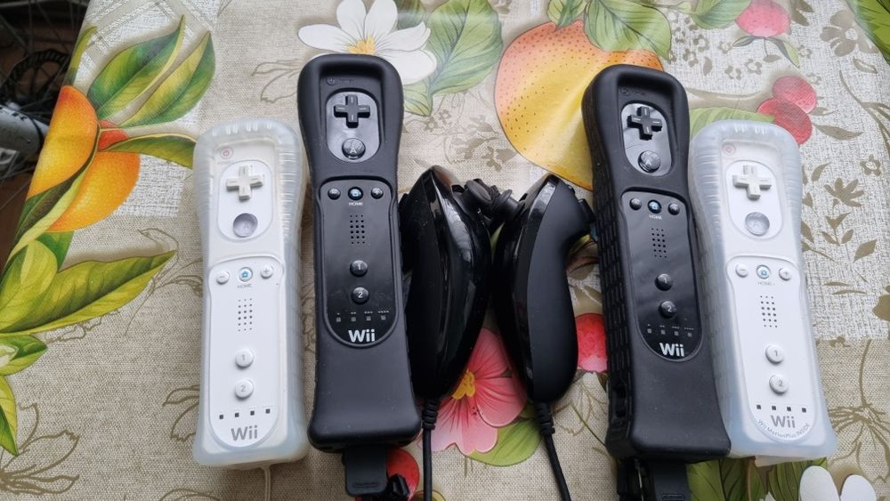 Telecomenzi / manete nintendo wii
