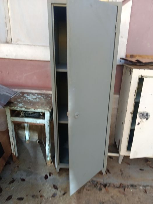 Сейф сотилади коттаси 180 га 60 размерда