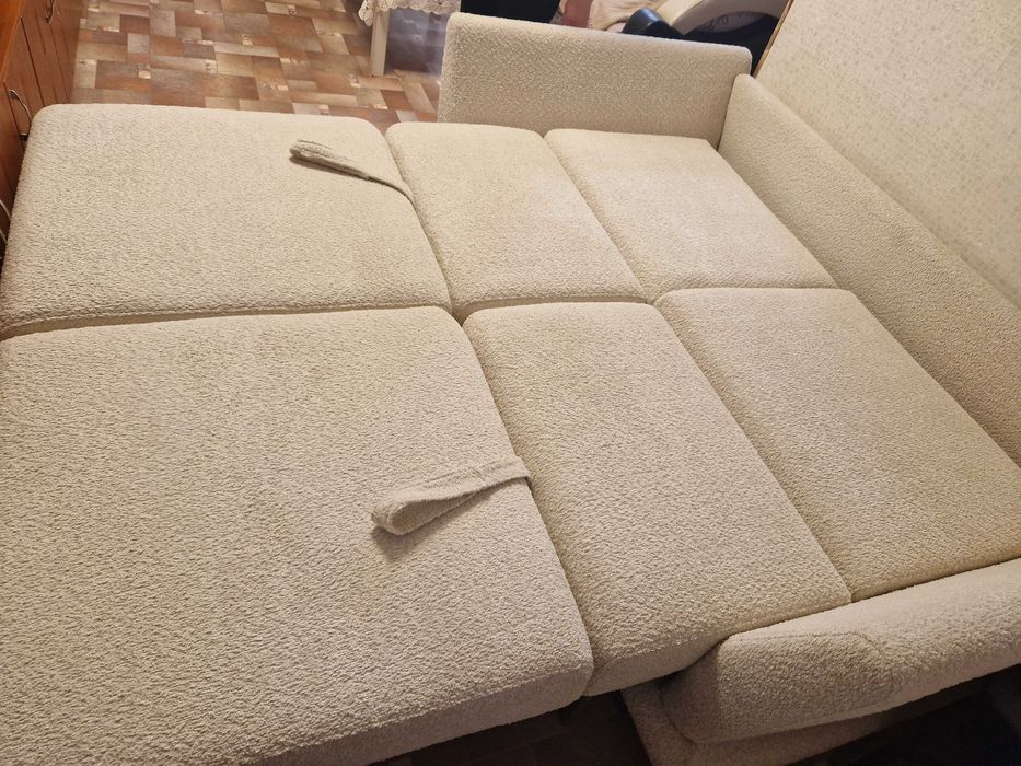 Продается диван новый