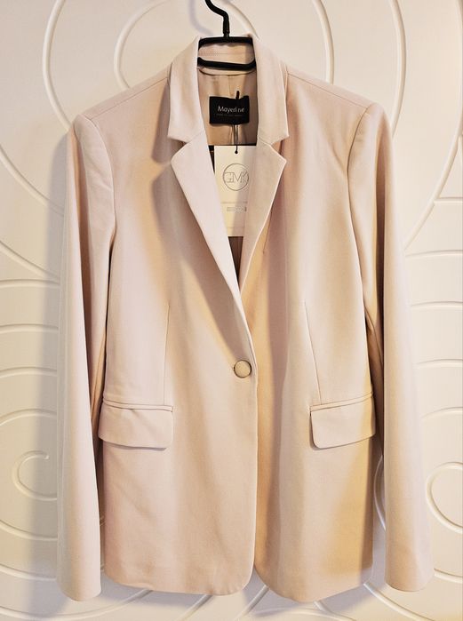 Бежово сако с едно копче