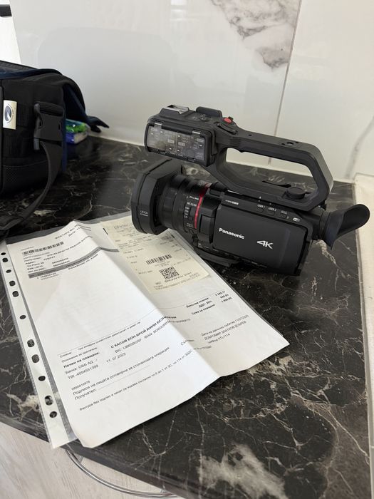 Panasonic HC X 2000