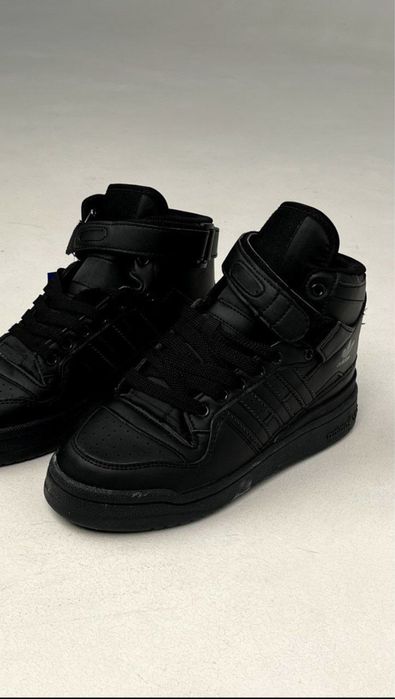 Новые демисезонные кроссовки adidas 35-36-37 размеры