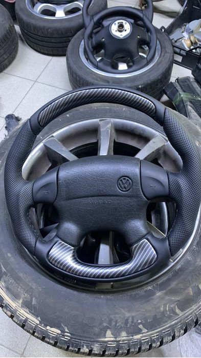 Рули с анатомией на Volkswagen