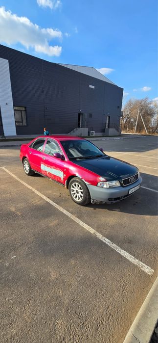 Продаю машину ауди а 4