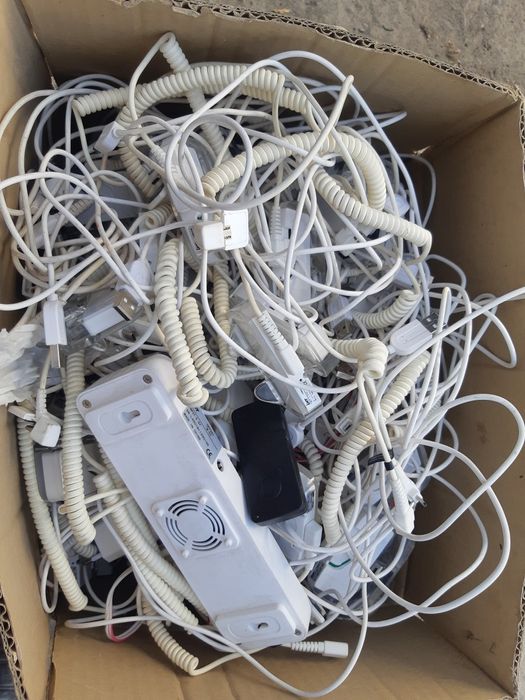 Антикражные подставки для телефонов