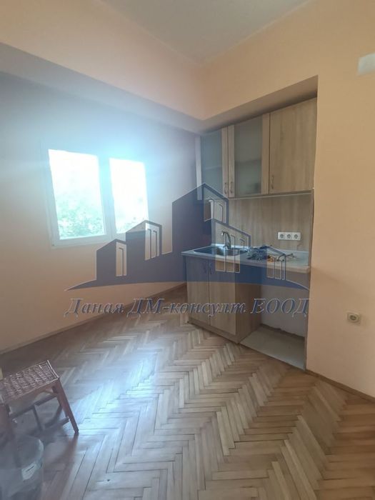 Дава се под наем Тристаен апартамент в Шумен, Център - 90 кв.м за 408 € - Снимка #8