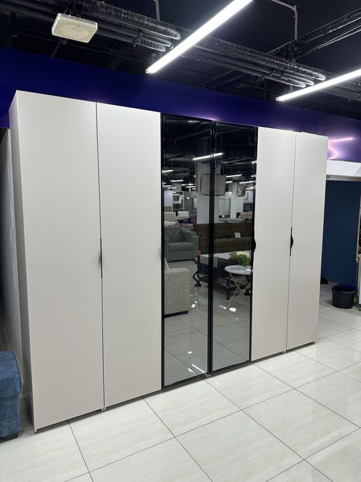 Большой шкаф, маленький шкаф