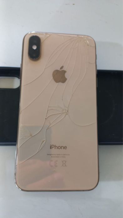 Продам iPhone xs