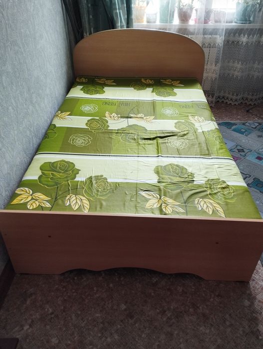 Кровать полуторка.