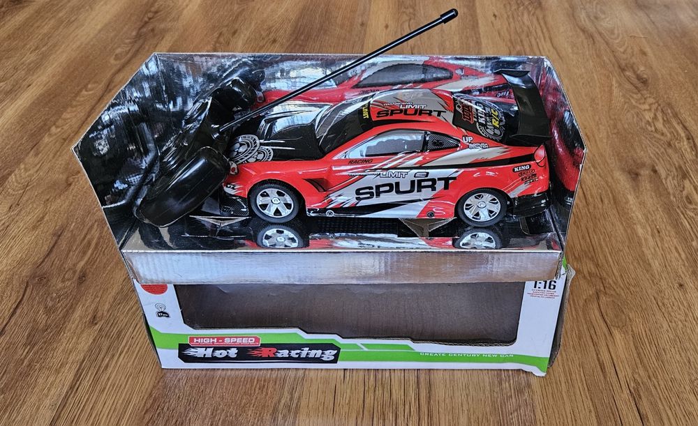 Радиоуправляема количка RC – почти нова