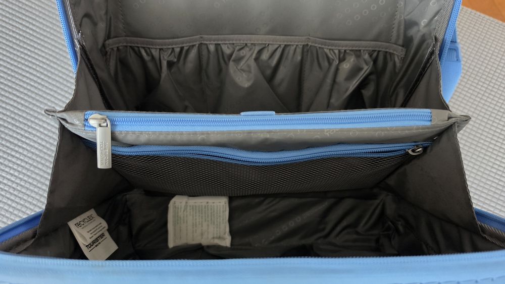 American Tourister Beauty Case. Твърд дамски куфар за козметика