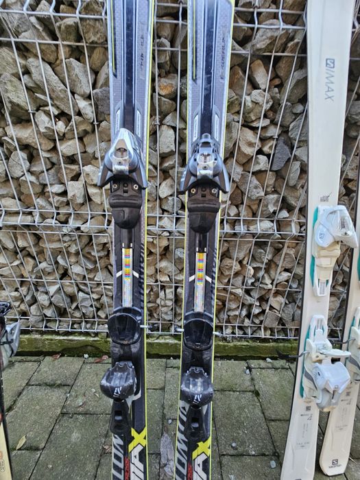 Vând skiuri salomon  156 cm ,170 cm si rossignol 146 cm , si 160 cm