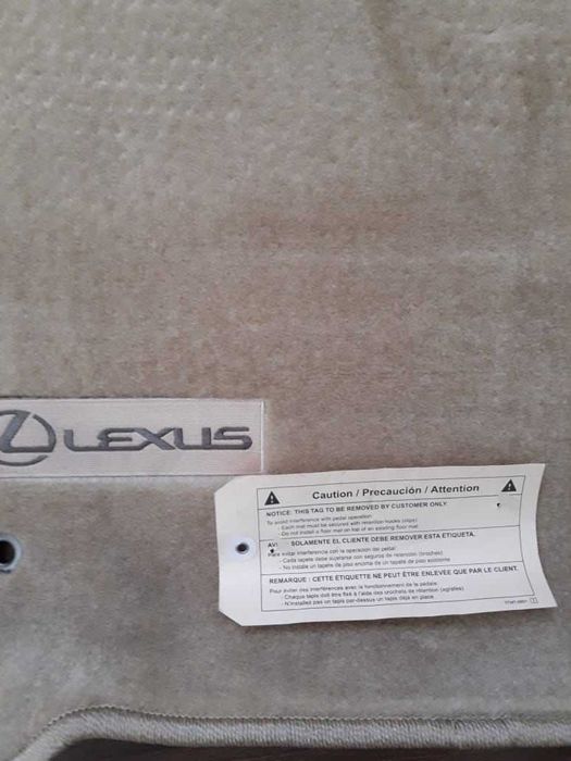 новый коврик на Lexus LX570