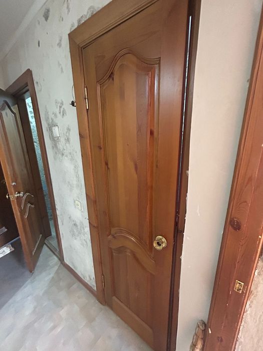 Продам меж комнатные двери