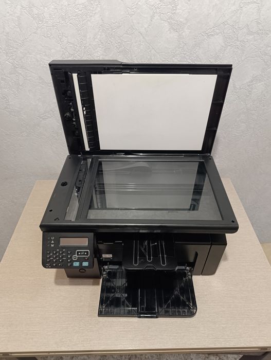 Продам МФУ HP M1212